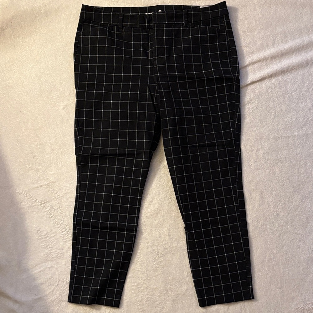 Old Navy Women's Black Checkered Pants